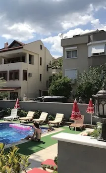 Twenty One Hotel