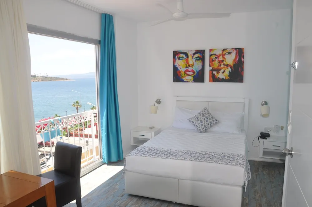 Deluxe Tek Büyük Yataklı Oda, Deniz Manzaralı