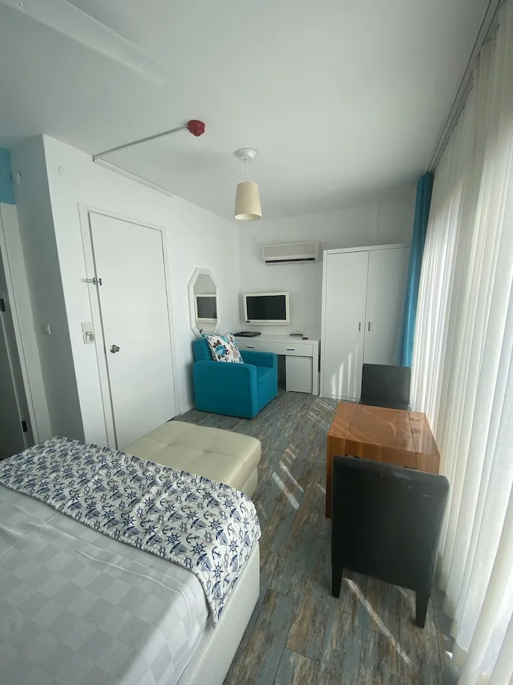 Deluxe Tek Büyük Yataklı Oda, Deniz Manzaralı