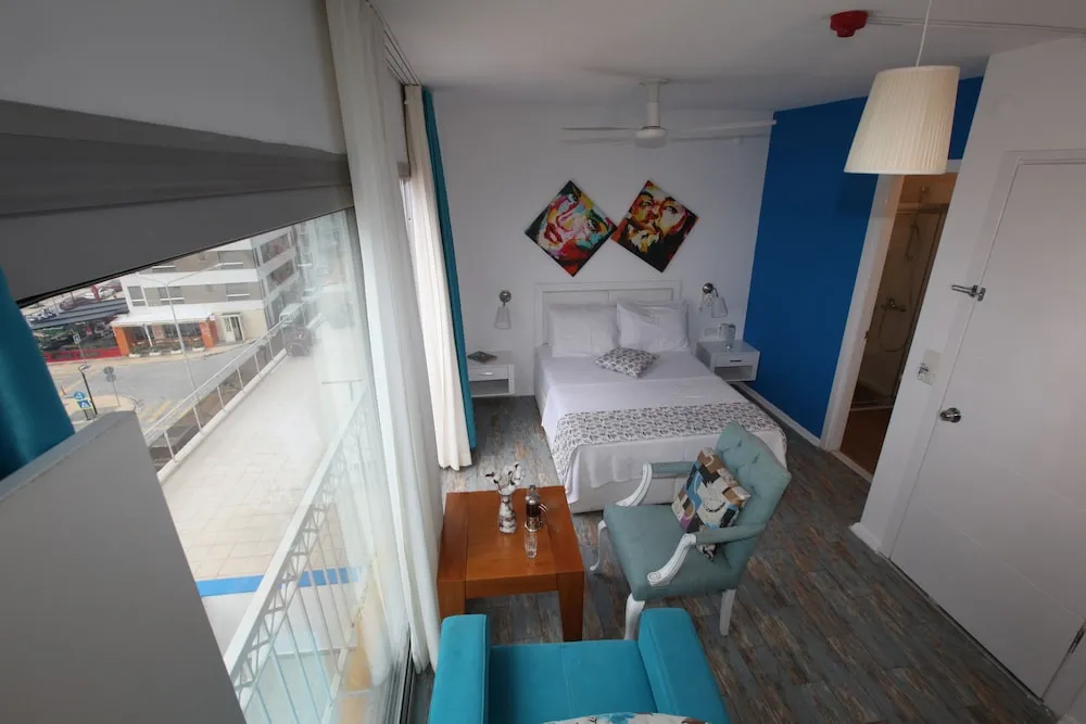 Deluxe Tek Büyük Yataklı Oda, Deniz Manzaralı