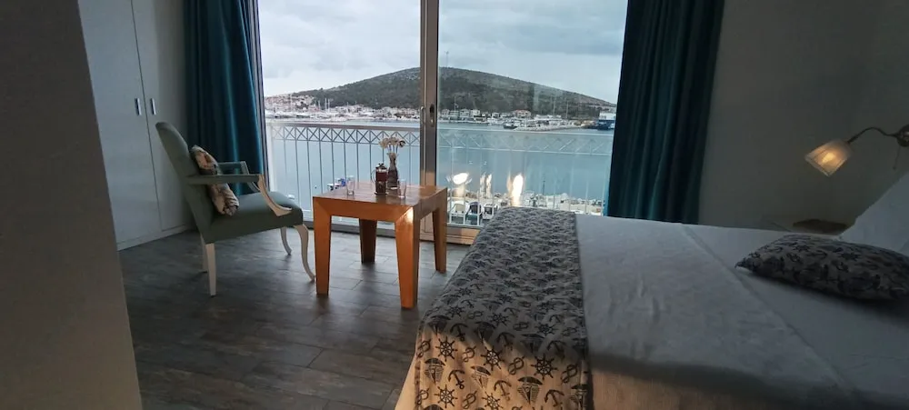 Deluxe Tek Büyük Yataklı Oda, Deniz Manzaralı