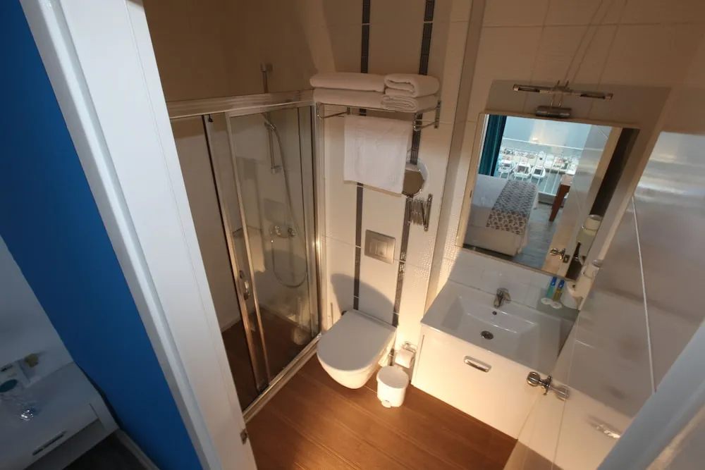 Deluxe Tek Büyük Yataklı Oda, Deniz Manzaralı