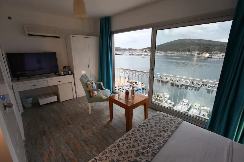 Deluxe Tek Büyük Yataklı Oda, Deniz Manzaralı