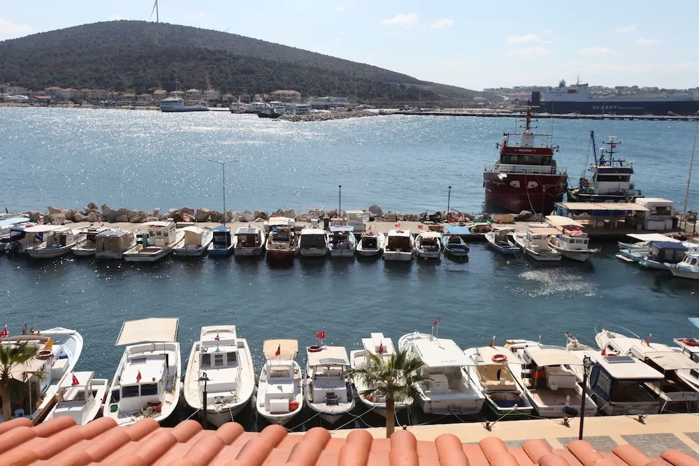 Deluxe Tek Büyük Yataklı Oda, Balkon, Deniz Manzaralı