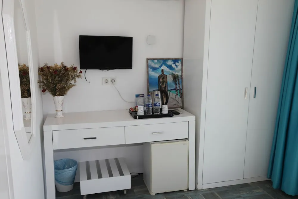Deluxe Tek Büyük Yataklı Oda, Balkon, Deniz Manzaralı