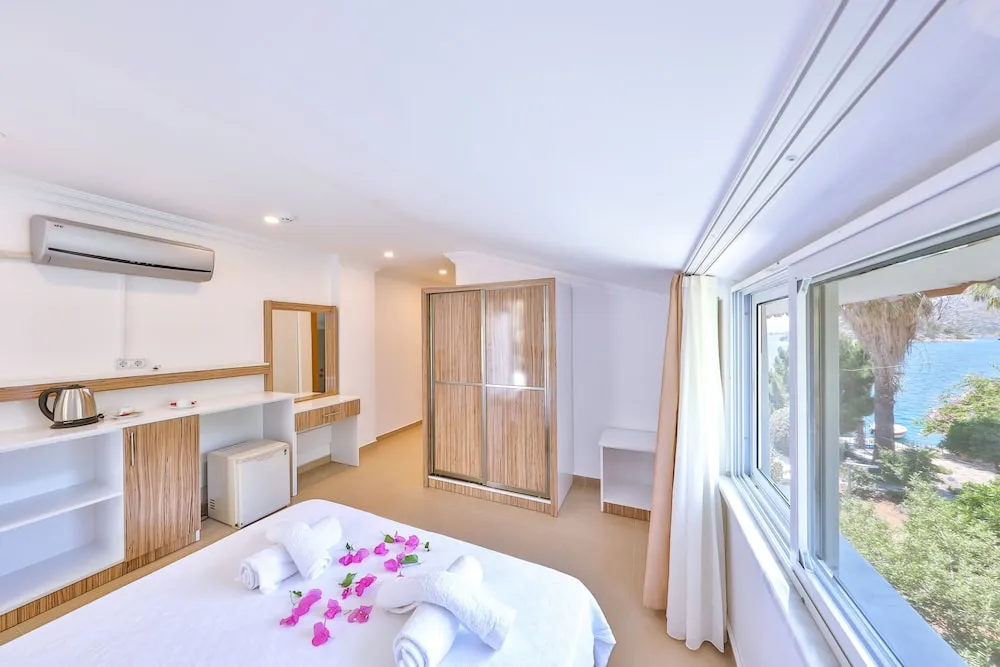 Deluxe Tek Büyük Yataklı Oda, Bahçe Manzaralı
