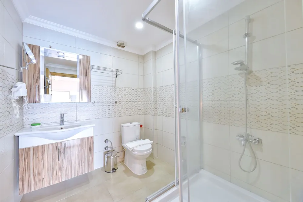 Deluxe Tek Büyük Yataklı Oda, Bahçe Manzaralı