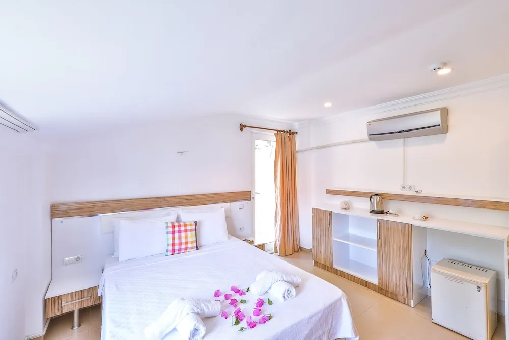 Deluxe Tek Büyük Yataklı Oda, Bahçe Manzaralı