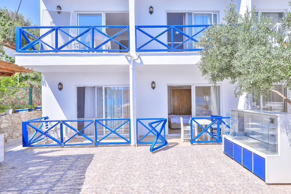 Deluxe Tek Büyük Yataklı Oda, Deniz Manzaralı, Zemin Kat