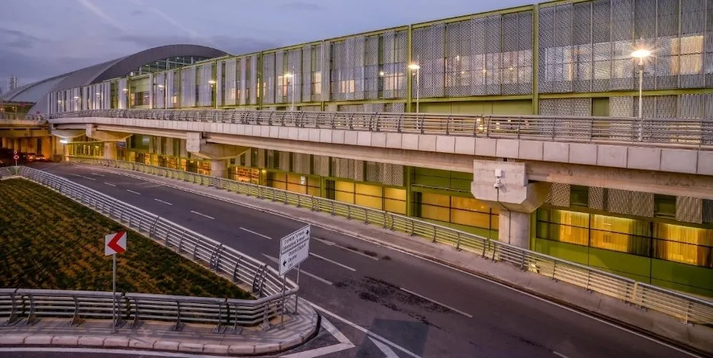 Tav Airport Hotel İzmir