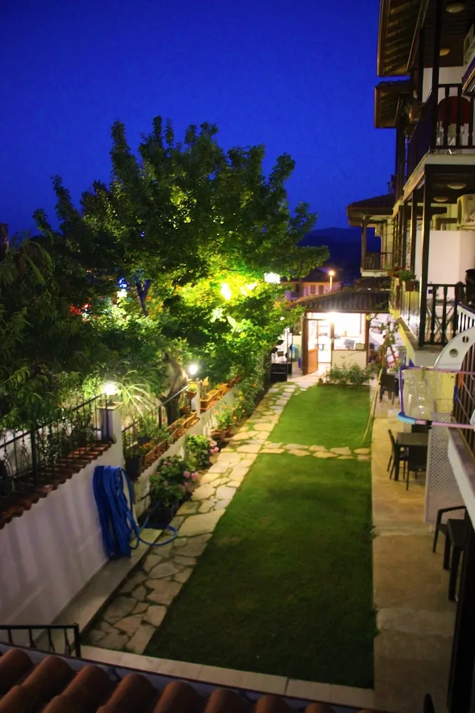 Family İki Ayrı Yataklı Oda, 2 Yatak Odası, Sigara İçilmez, Havuz Manzaralı