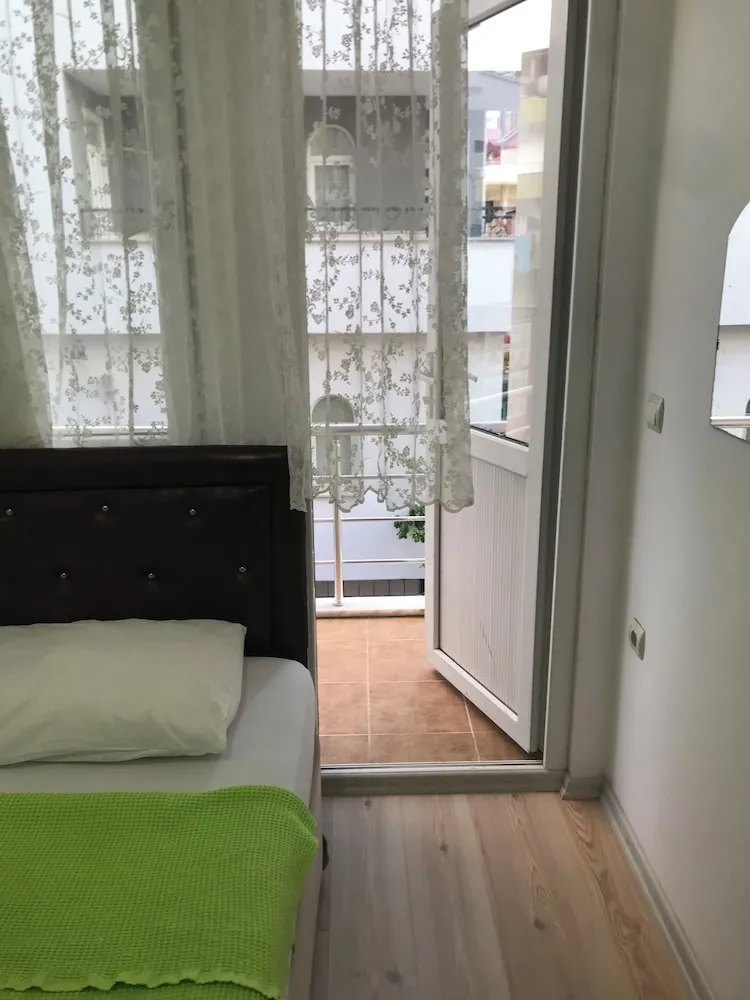 Economy Tek Kişilik Oda, 1 Tek Kişilik Yatak, Balkon, Bahçe Manzaralı