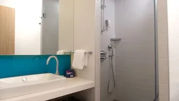 Holiday Inn Express İstanbul - Ataköy Metro, bir IHG oteli