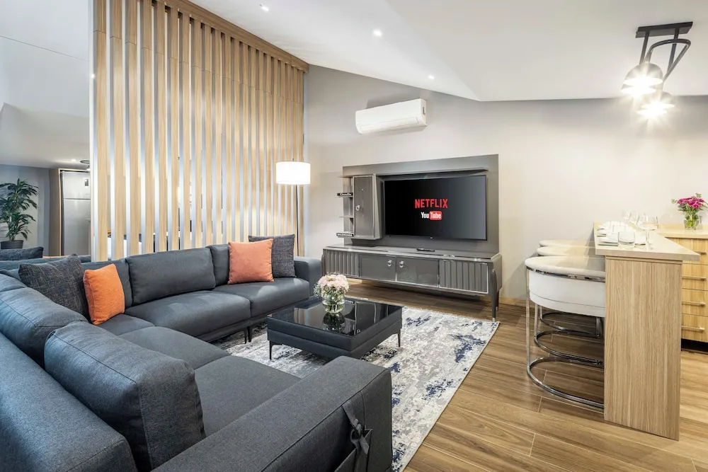 Çatı Katı Süiti (Penthouse)