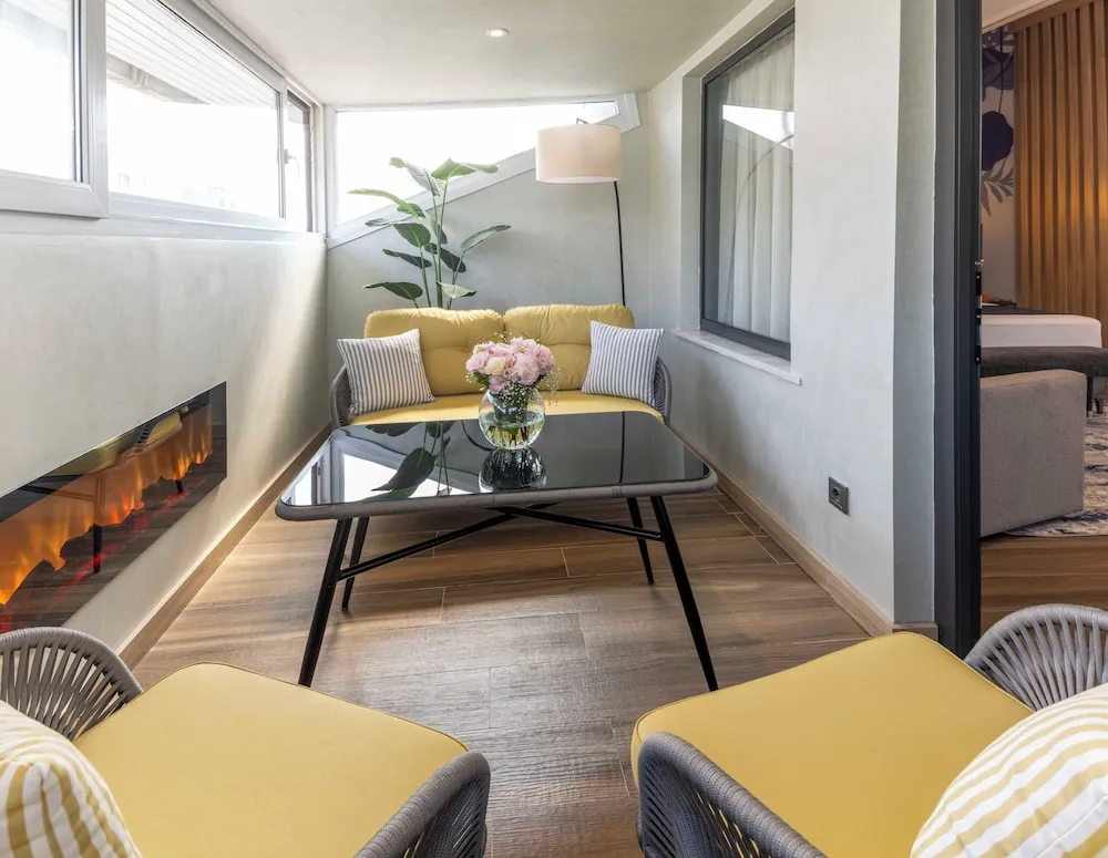 Çatı Katı Süiti (Penthouse)