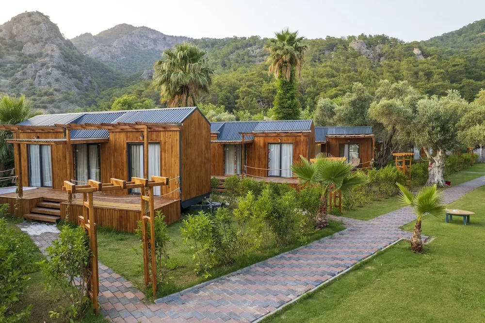 Jakuzili Tiny House Aile Odası