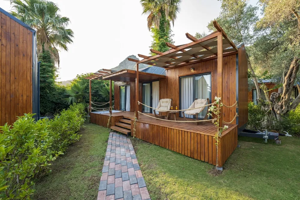 Jakuzili Tiny House Aile Odası