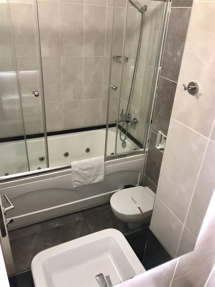 Deluxe Üç Kişilik Oda