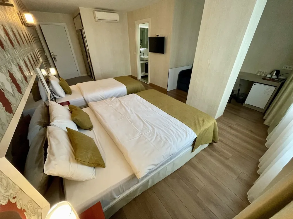 Deluxe Üç Kişilik Oda