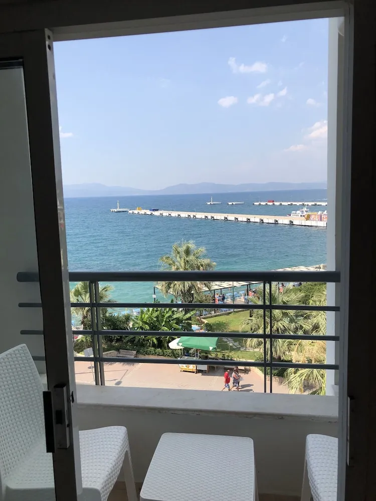 Standard Tek Büyük veya İki Ayrı Yataklı Oda