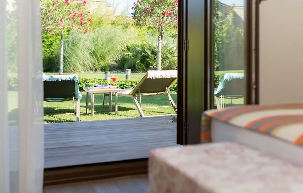 Deluxe Tek Büyük Yataklı Oda, Bahçe Manzaralı