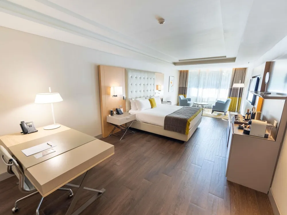 Deluxe Süit, 1 Çift Kişilik Yatak, Engellilere Uygun, Park Manzaralı