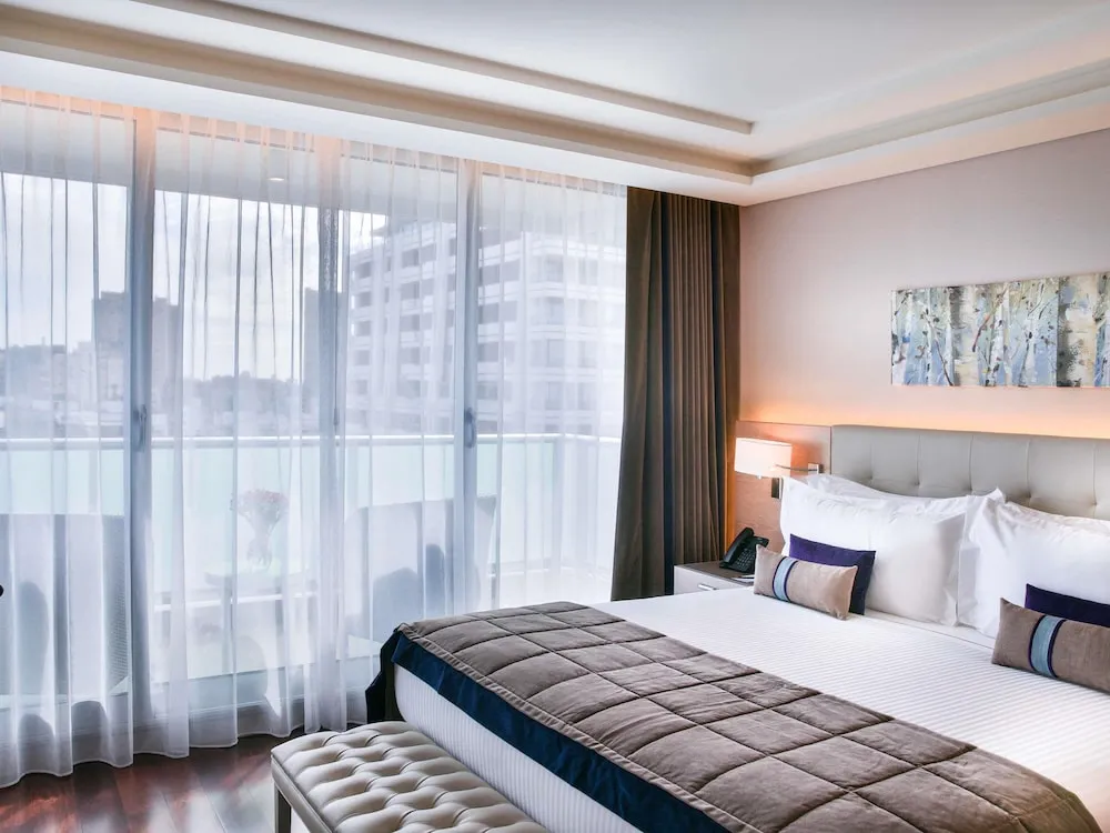 Deluxe Oda, 1 En Büyük (King) Boy Yatak, Balkon