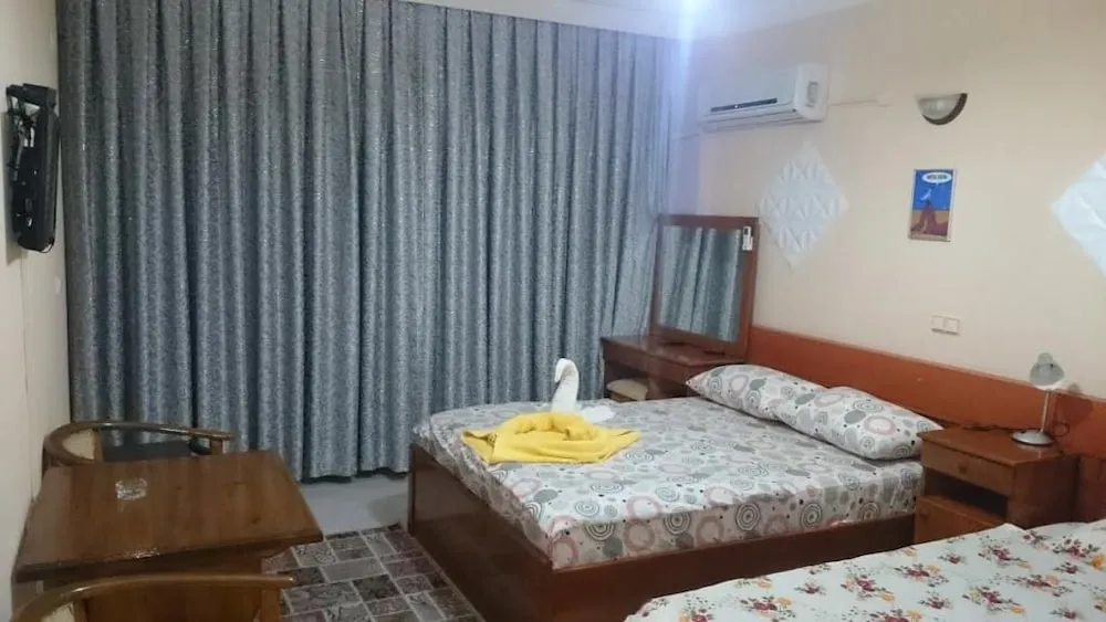 Üç Kişilik Oda