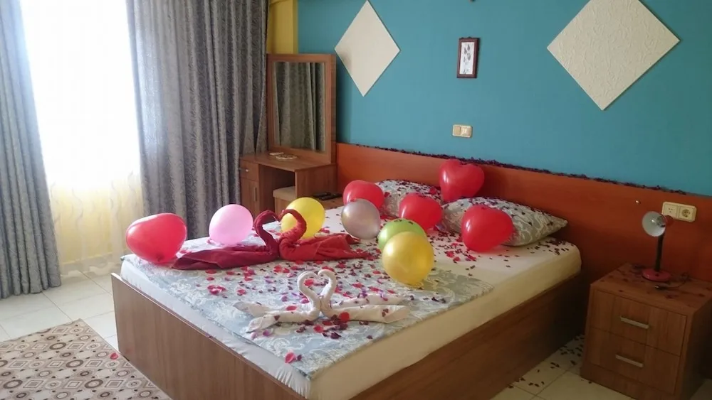 Tek Büyük veya İki Ayrı Yataklı Oda
