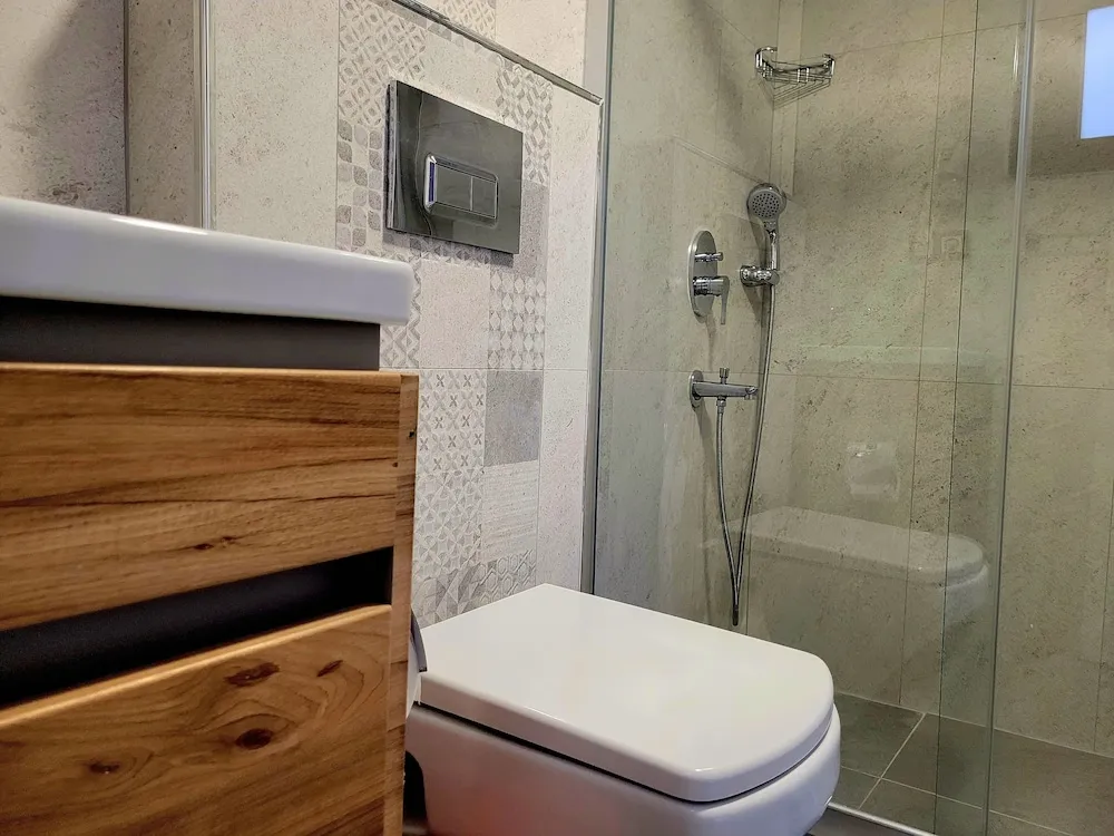 Standard Tek Büyük veya İki Ayrı Yataklı Oda, Bahçe Manzaralı