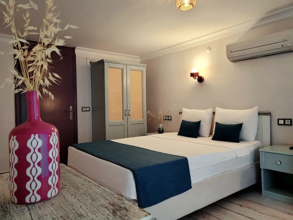 Deluxe Tek Büyük Yataklı Oda, Bahçe Manzaralı
