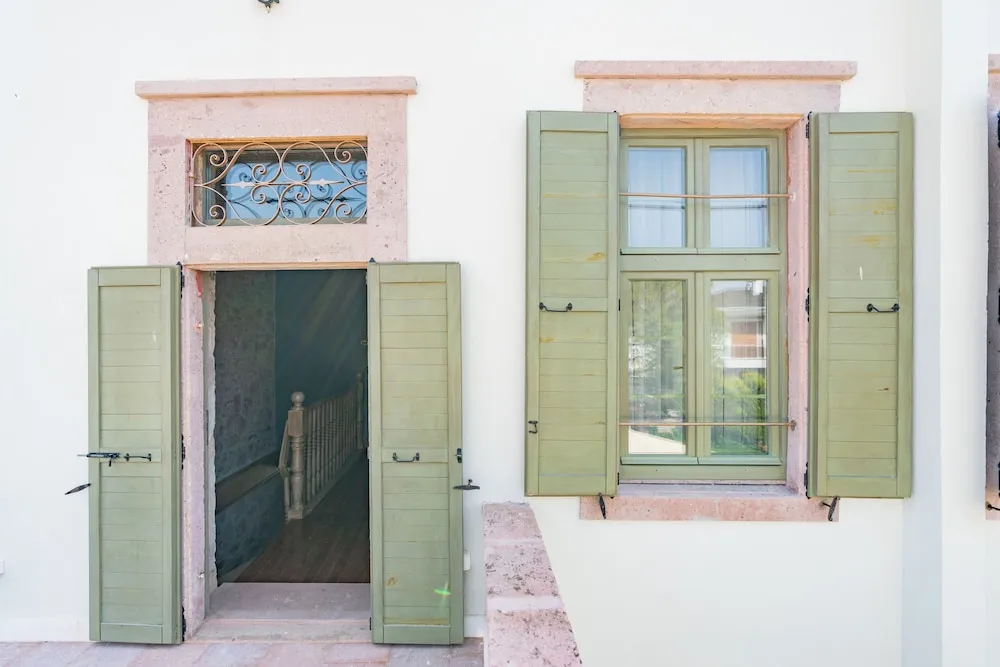 Elia Antique Terrace Deluxe