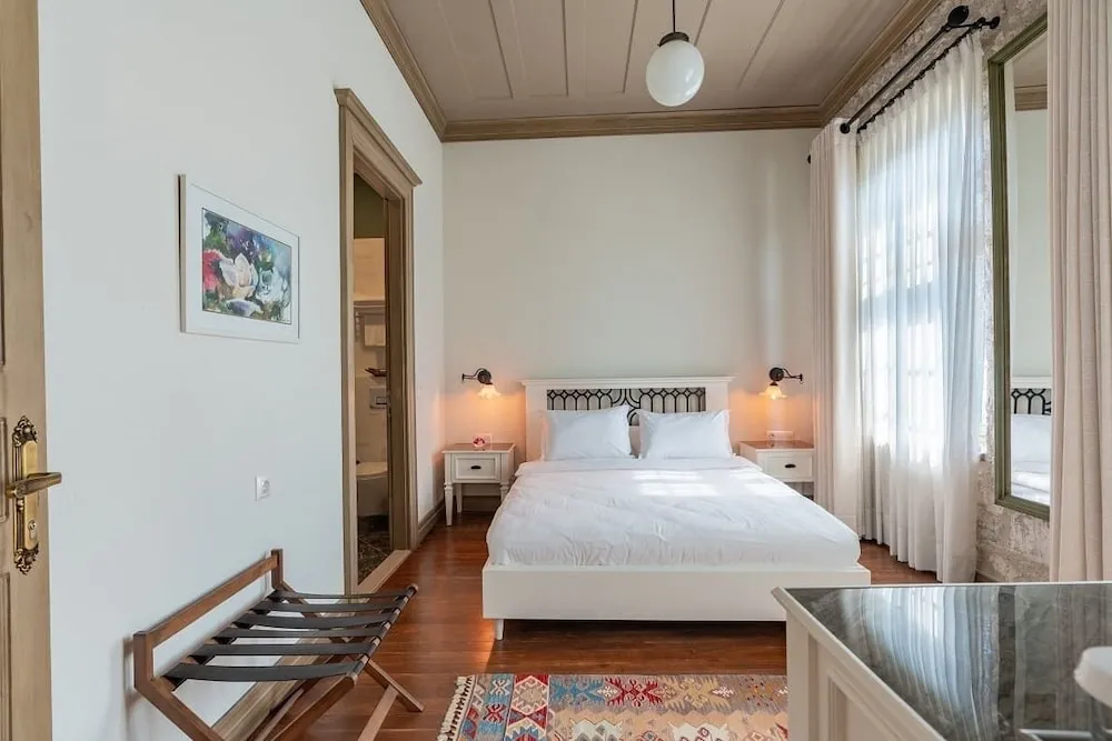 Elia Antique Terrace Deluxe