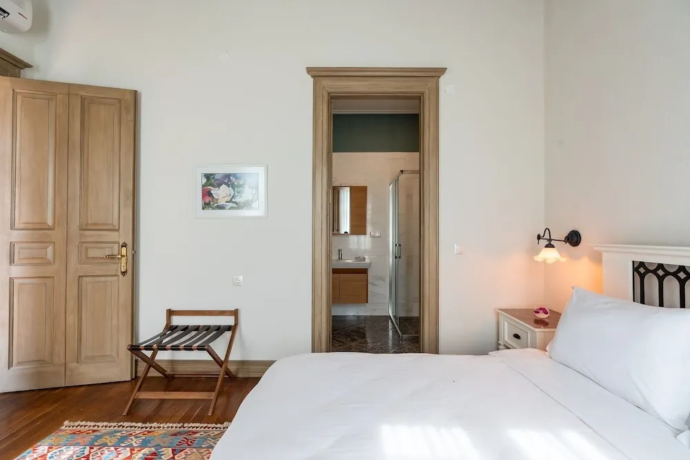 Elia Antique Terrace Deluxe