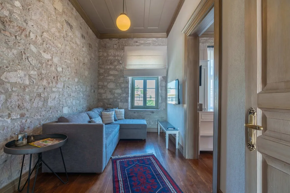 Elia Antique Suit Room