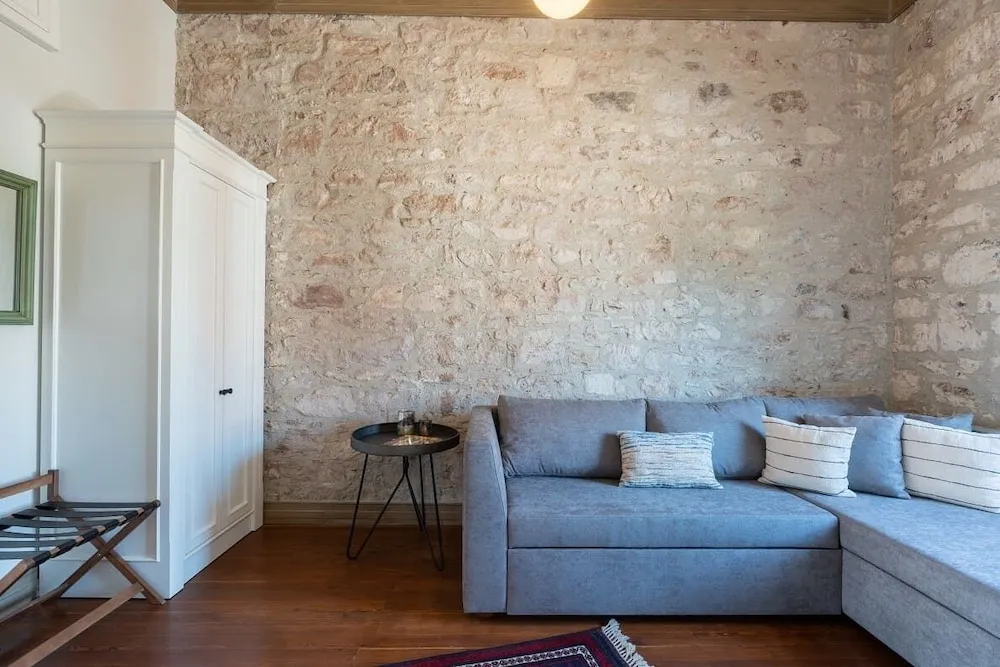 Elia Antique Suit Room