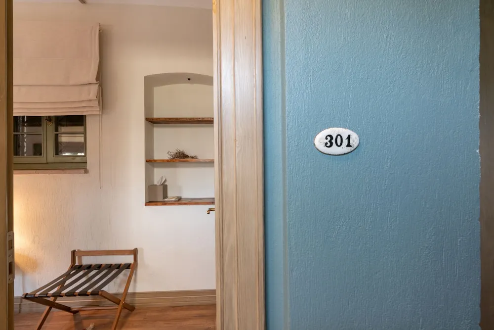 Elia Antique Standart Room