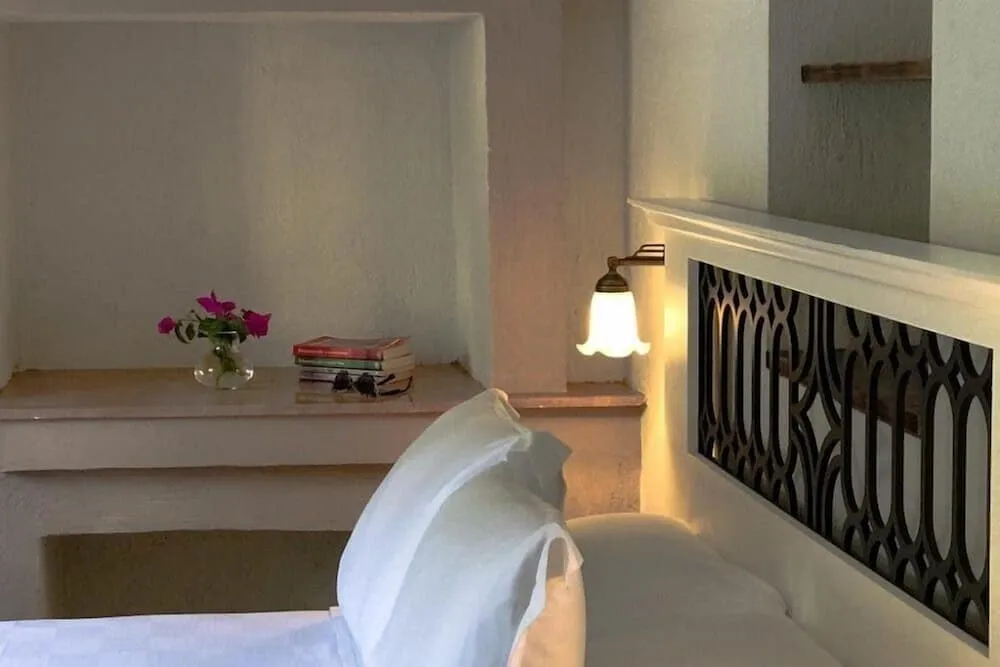 Elia Antique Standart Room