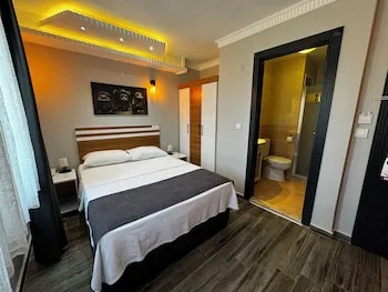 Lopera Beach Hotel