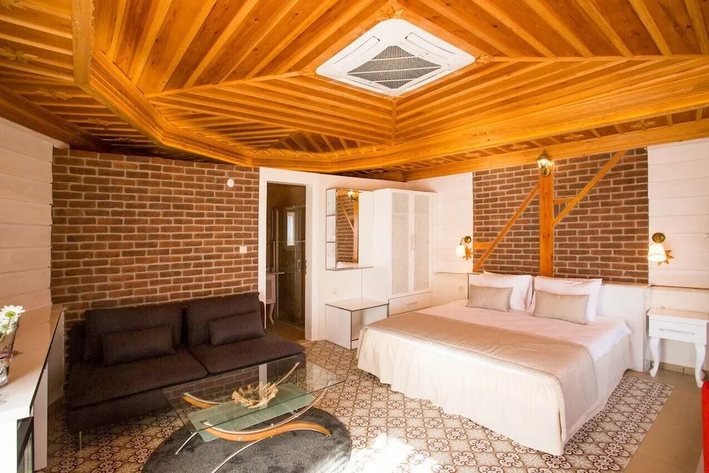 Panoramik Manzaralı Balayı Odası