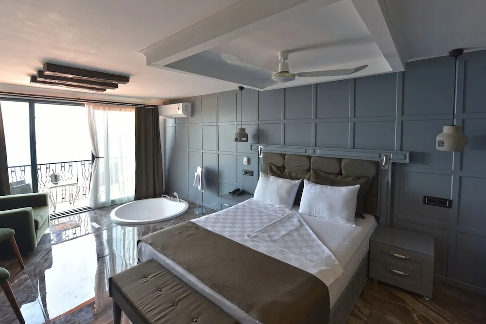 Deluxe Penthouse, 1 Bedroom, Balcony, Sea View