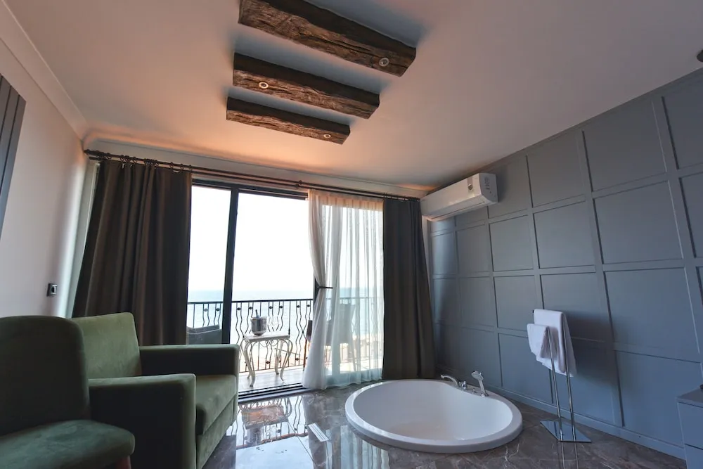 Deluxe Penthouse, 1 Bedroom, Balcony, Sea View