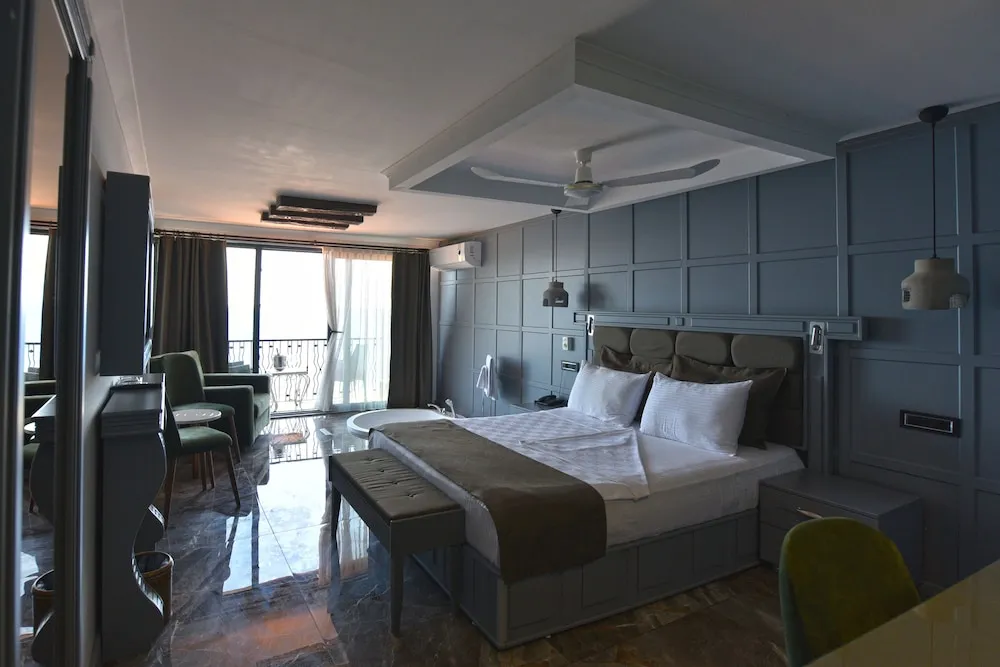 Deluxe Penthouse, 1 Bedroom, Balcony, Sea View