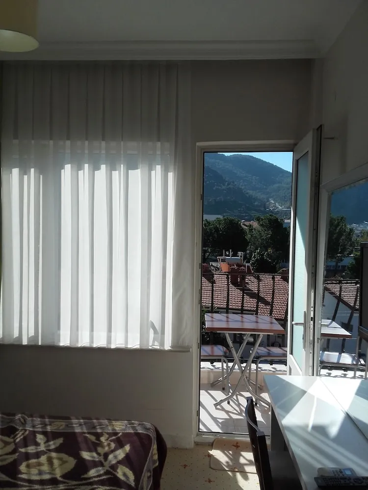 Tek Büyük Yataklı Oda, Balkon, Deniz Manzaralı