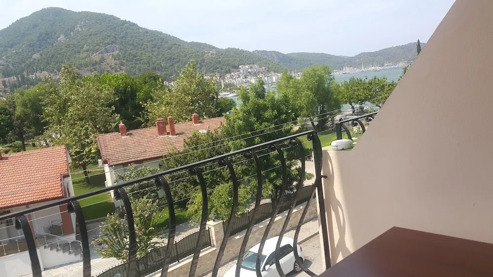 Tek Büyük Yataklı Oda, Balkon, Deniz Manzaralı