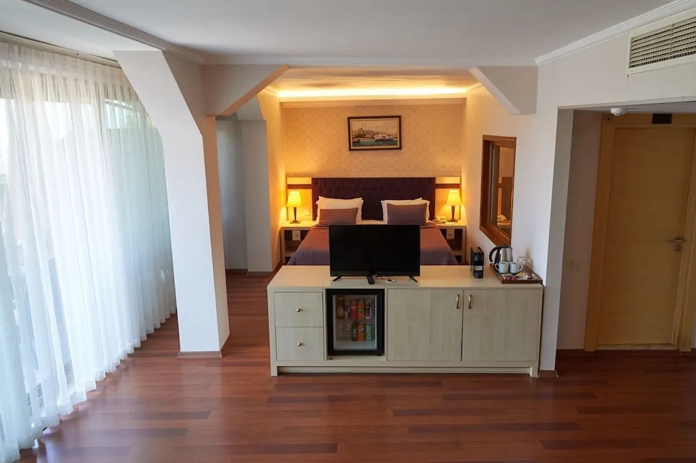 Deluxe Süit, Teras, Deniz Manzaralı