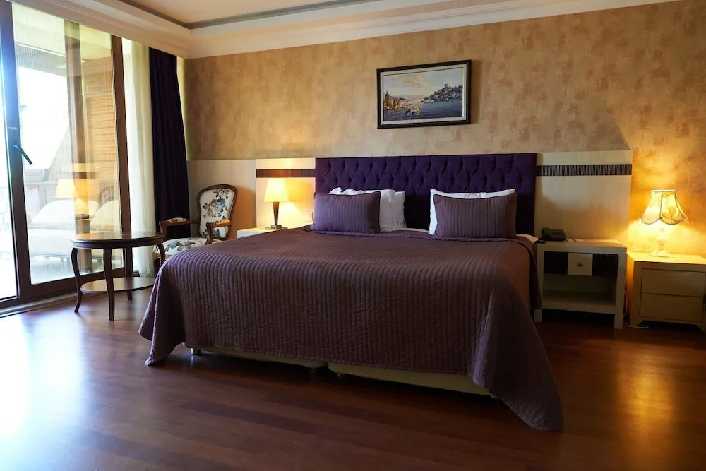 Deluxe Garden Terrace Room