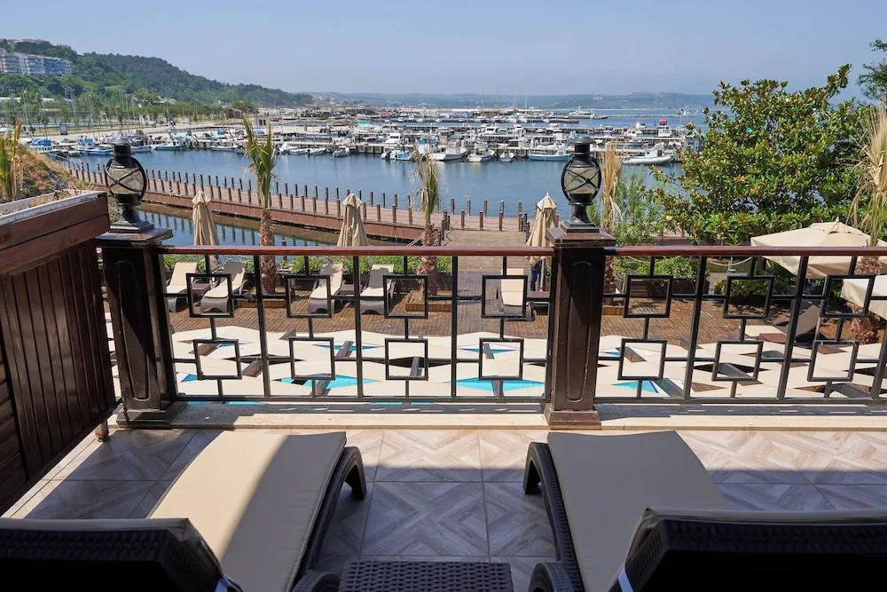 Deluxe Garden Terrace Room