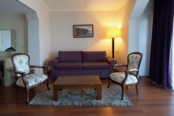 Phellos Suites