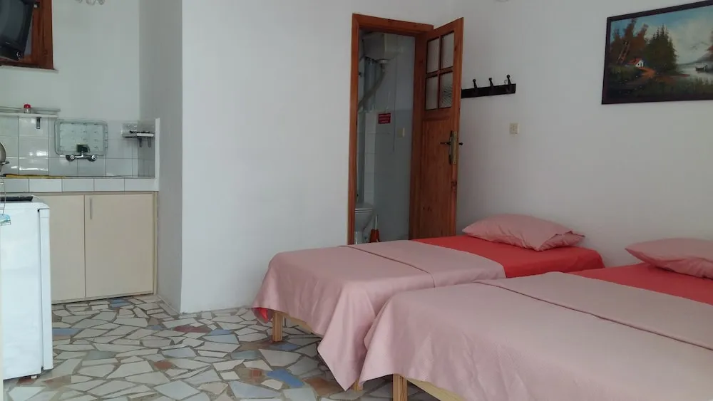 Tek Büyük Yataklı Oda, Teras, Bahçe Manzaralı